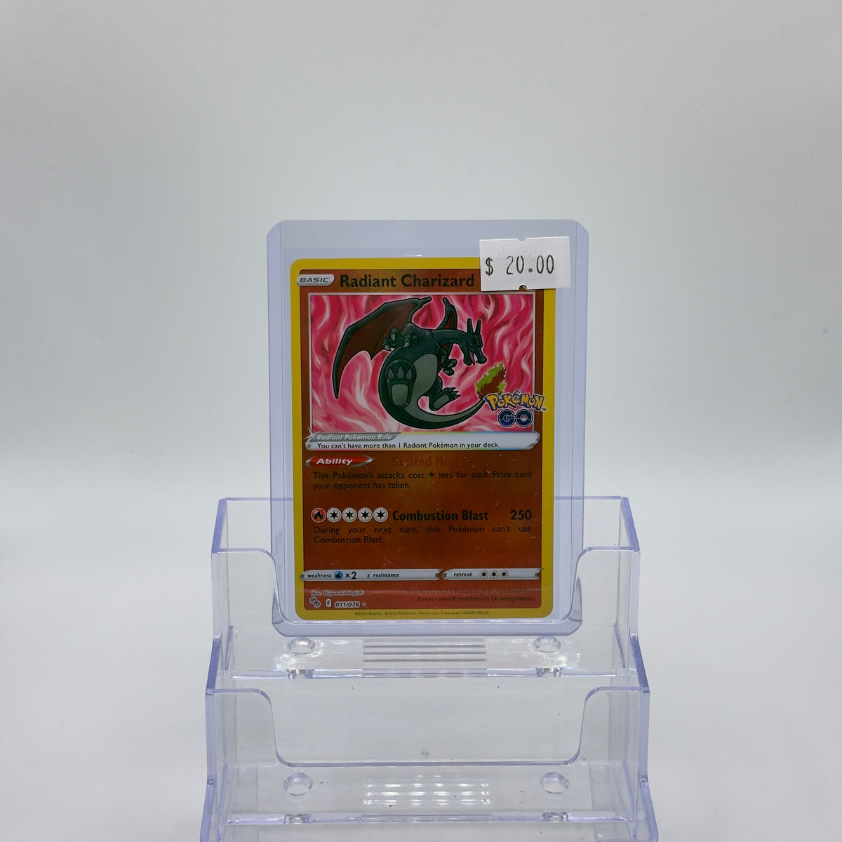 Shiny Charizard Pokemon GO - NM
